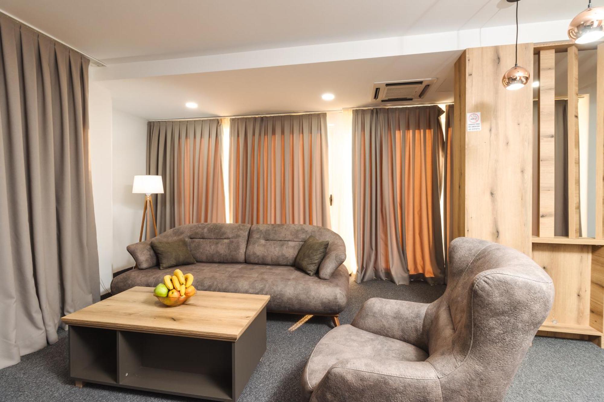 Lux Hotel M โดบราวอดา ภายนอก รูปภาพ